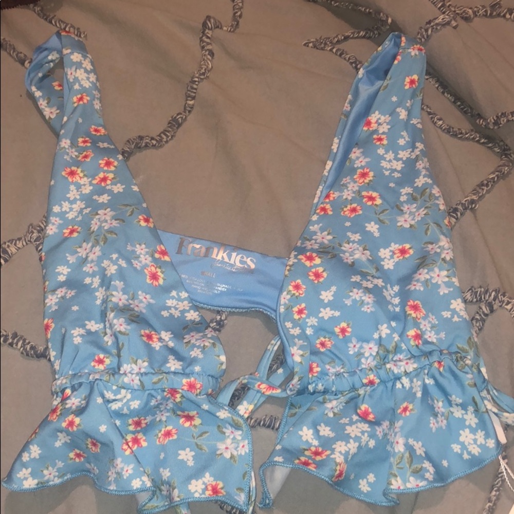 FRANKIES CALICO BIKINI TOP
